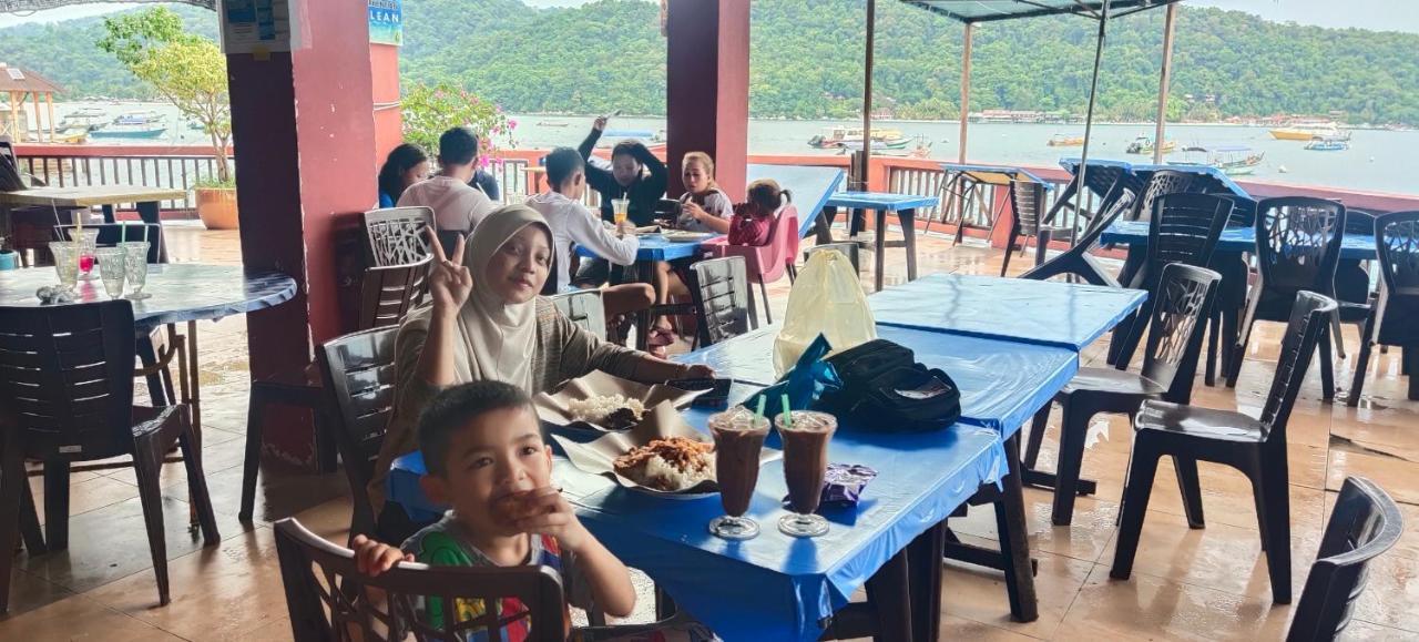 Perhentian Hazipah Hotel Kampong Pasir Hantu Exterior foto