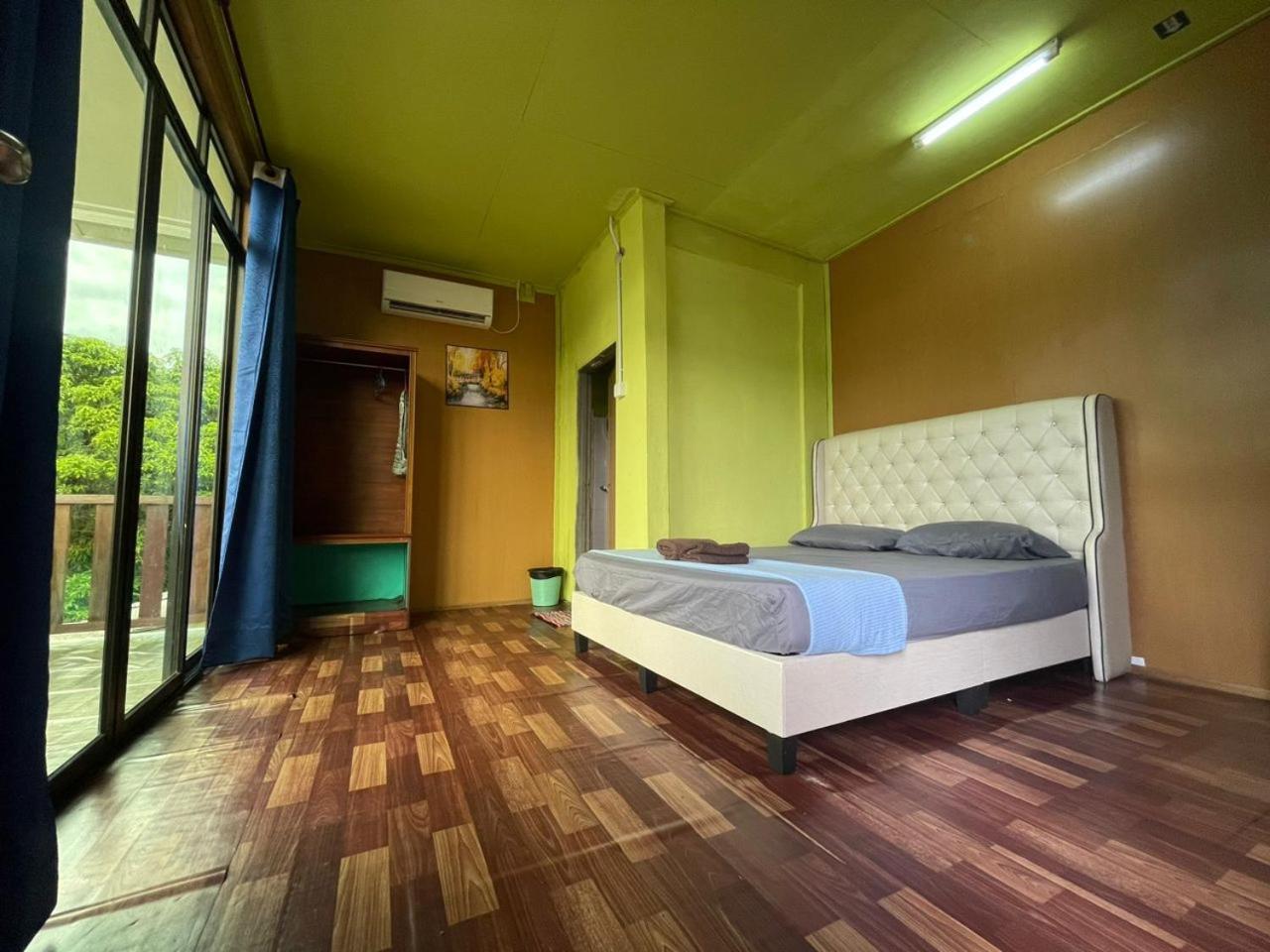 Perhentian Hazipah Hotel Kampong Pasir Hantu Exterior foto