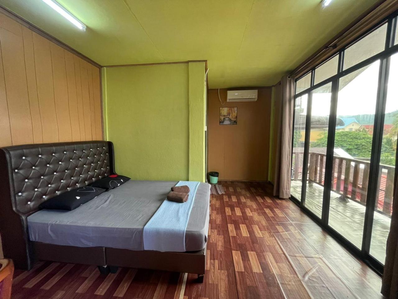 Perhentian Hazipah Hotel Kampong Pasir Hantu Exterior foto
